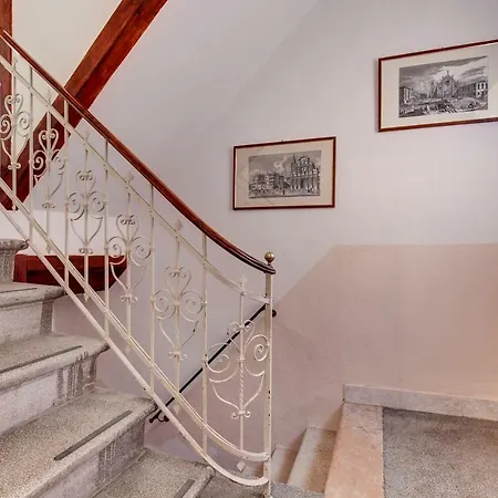 Palazzo Preziosa Apartment